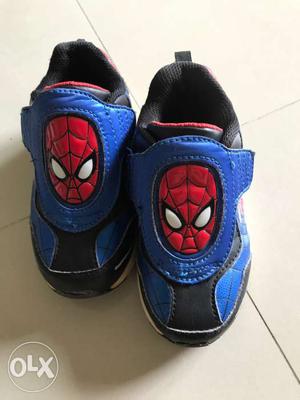Two size 9 kids shoes the spider mans eyes has light