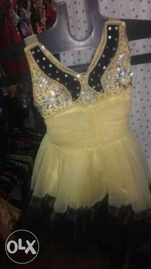 Yellow And Black V-neck Sleeveless Tutu Dress
