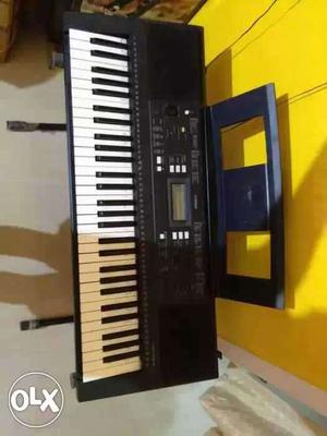 Black Electric Piano Keyboard