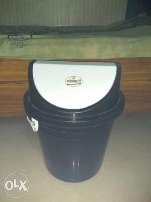 Brand new dustbin never used good quality wonder plastic