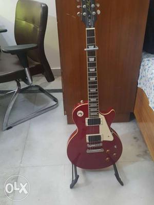 Electric guitar Epiphone Les paul standard. With EMG active