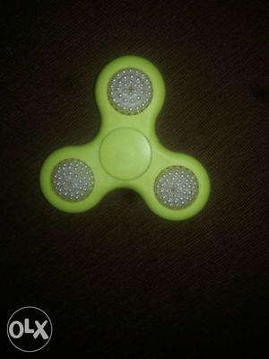 Green Three-bladed Fidget Spinner With LED