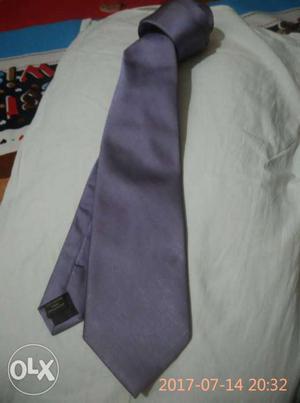 Lavender colour tie