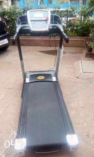 Motorised Treadmill with 4Hp Motor &120Kg User Weight Low