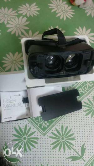 NEW condition 9 months old Samsung Gear VR with
