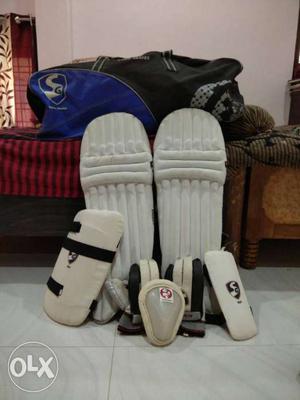 SG Cricket kit. Unused. with bag back.