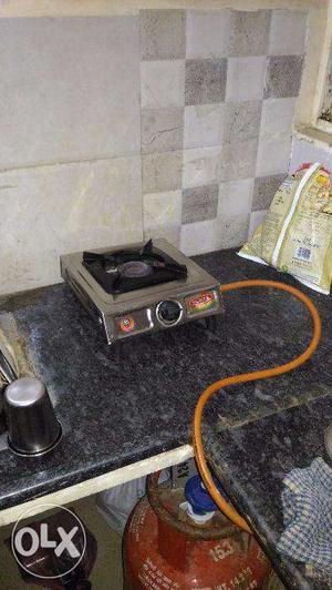 Single burner gas stove in good condition for immediate