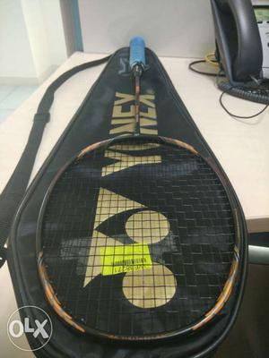 Yenox voltric Force badminton racquet