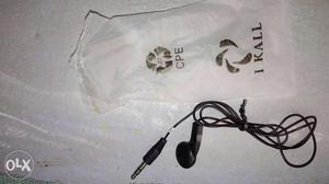 Black Earphone With Pack