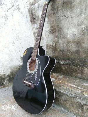 Givson semi acoustic guitar Just 2 months old one