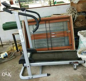 Olympic fitness machine in very good condition.