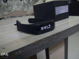 Sparingly used Lenovo smartband.serious buyers pls contact