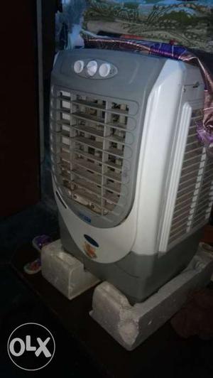 1season old only, reason for sale is purchased AC