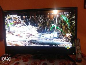 Black 32" LED Screen TV Clarion 8month old