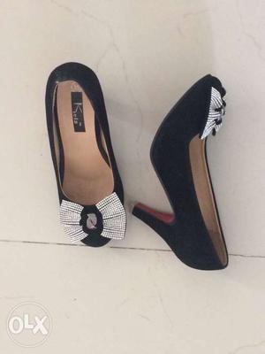 Black sequins heels with 2.5 inch heel size 35 UK