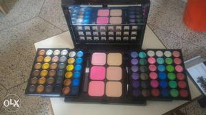 COSMETICS Makeup Palette Box