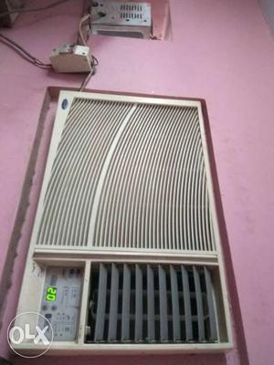 Carrier Window 1.5 Tonne Air Conditioner with