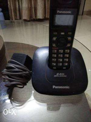 Cordless Panasonic 2.4 GHz working phone and