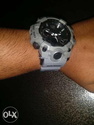 G shock with original box new one just tried once