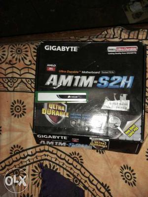 Gigabyte AMIM-S2H Box with 2GB DDR3 ram.new bord 3 dys old