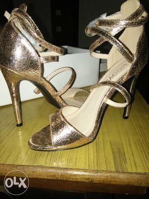 Golden high heels,4.5 inch heels,feet size-5,6