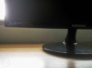 LED Monitor Samsung - 18.5 inches screen size...