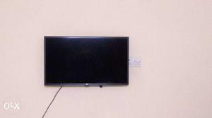 LG 32 inch HD LED TV with 4yrs warranty remaining.