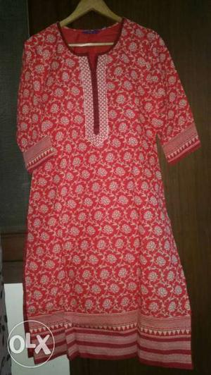 Multi branded kurtis & suits at discounted price. fabric