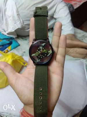 New watch unique design price negotiable