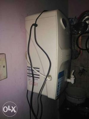 Water purifier,white colour,4 yrs used.