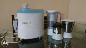 White And Blue Juicer