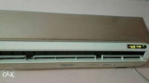 White And Brown Split-type AC