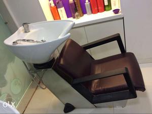 1 shampoo chair in  and 2 in  in very