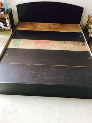 4 yrs old bed(plywood) available right away with