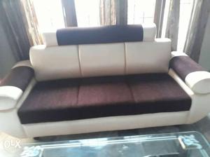 Brand new sofa only 2 days pure leather five
