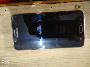 Good Condition 1 year Samsung J7 All accessories