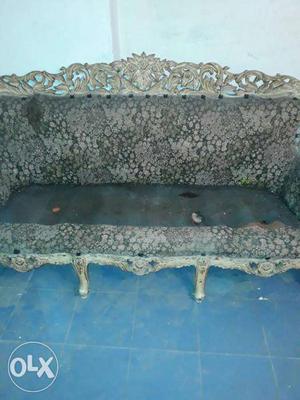 White And Black Wooden Floral Rococo Sofa