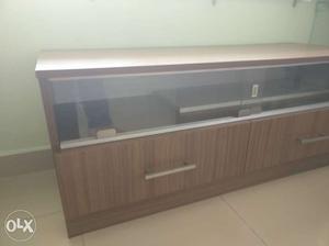 Wooden TV stand with 2 drawers and cupboard:47.5 inx17.5