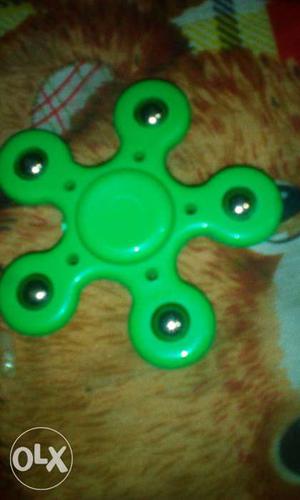 5 ball bearing spinner new h. Available in two colours