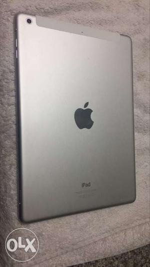 Apple ipad very good condition no dant everything