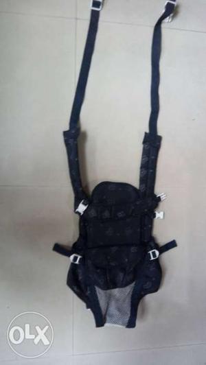 Baby hanging belt 1 year old with good condition.