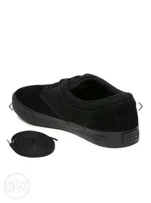 Black Supra Low Top Sneakers Size UK-7, Purchased on Jan