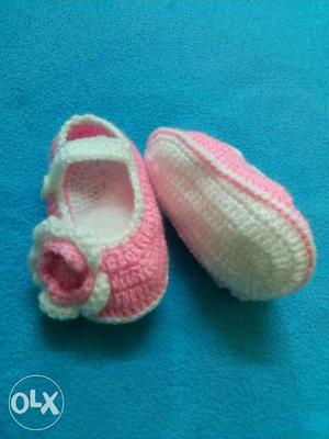 Crochet pink shoe for 3 to 1yr.