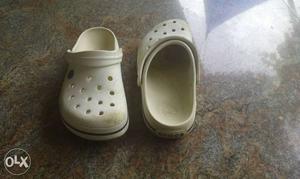 Crocs white colour 2month used