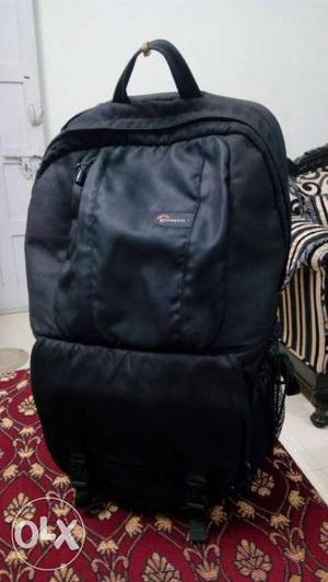DSLR CAMERA BAG Lowpro company. for professional