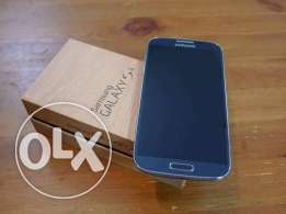 Excellent Samsung S4 with box. New Original Battery. 8GB