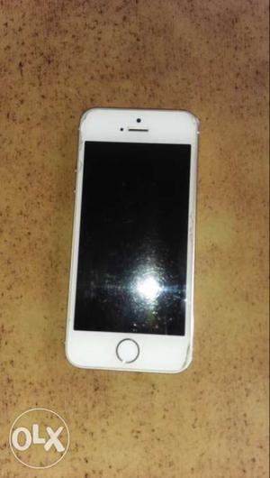 Good condition iPhone5s 16 gb btry charger