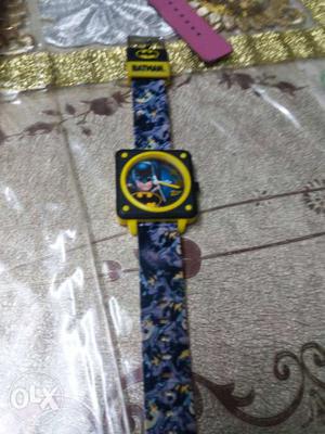 Kids watch in good condition beautiful strap