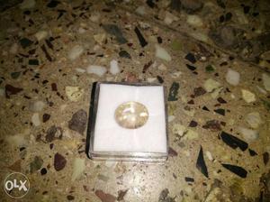 Natural yellow sapphire 5.71 carats with SDI