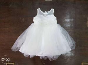 Princess pearl white dress for 3-4yr girls.